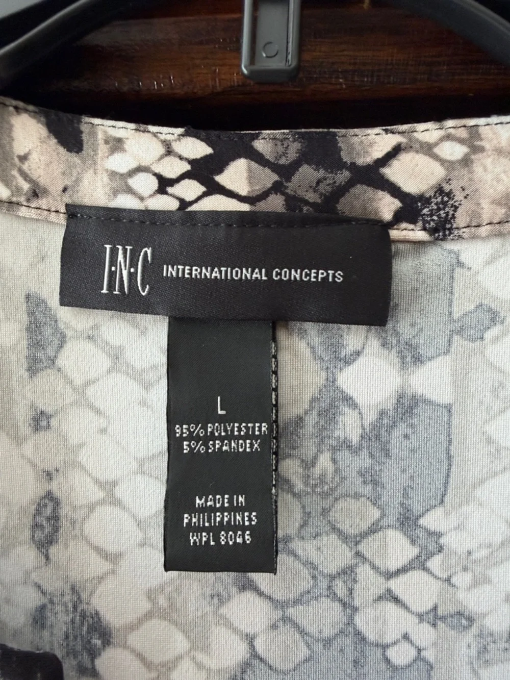 INC International Concepts Black and Cream Snake-Print Sleeveless Top - Picture 2 of 8